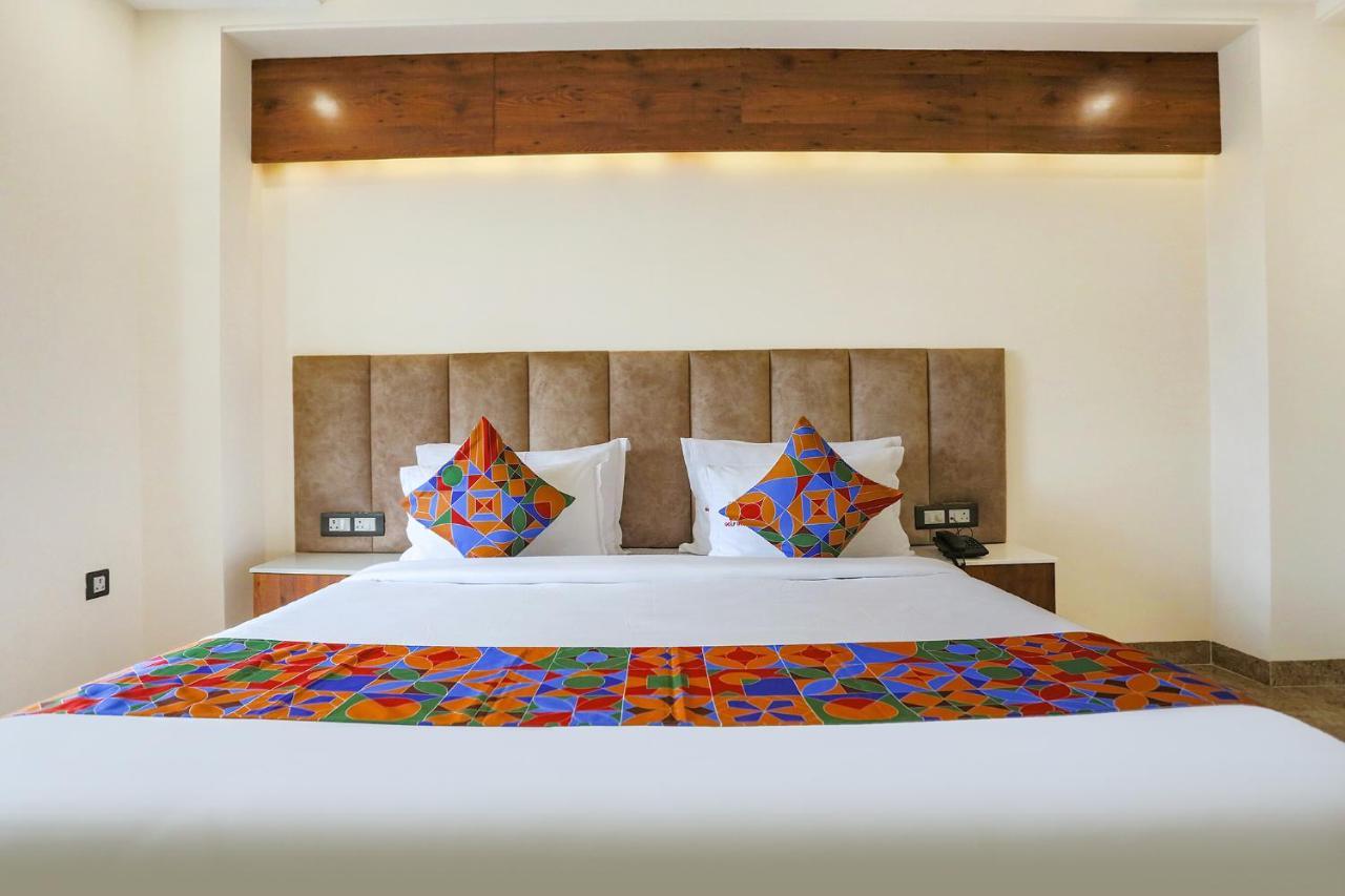 Fabhotel Golf Inn Golf Course Road Gurgaon Zewnętrze zdjęcie
