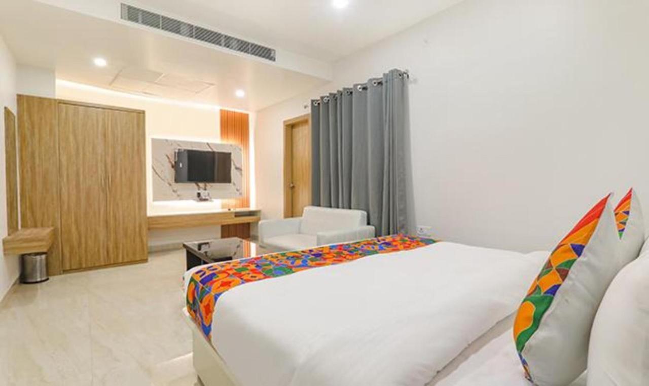 Fabhotel Golf Inn Golf Course Road Gurgaon Zewnętrze zdjęcie